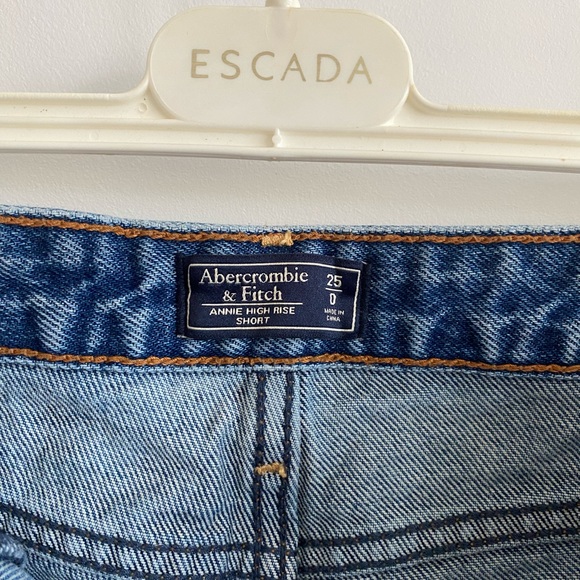 Denim Embroidered Abercrombie & Fitch Shorts - Picture 3 of 3
